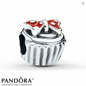 Pandora Minnie Mouse cupcake charm